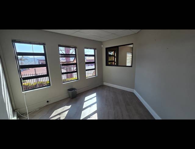 218M² OFFICE TO LET IN ROCKY DRIFT
